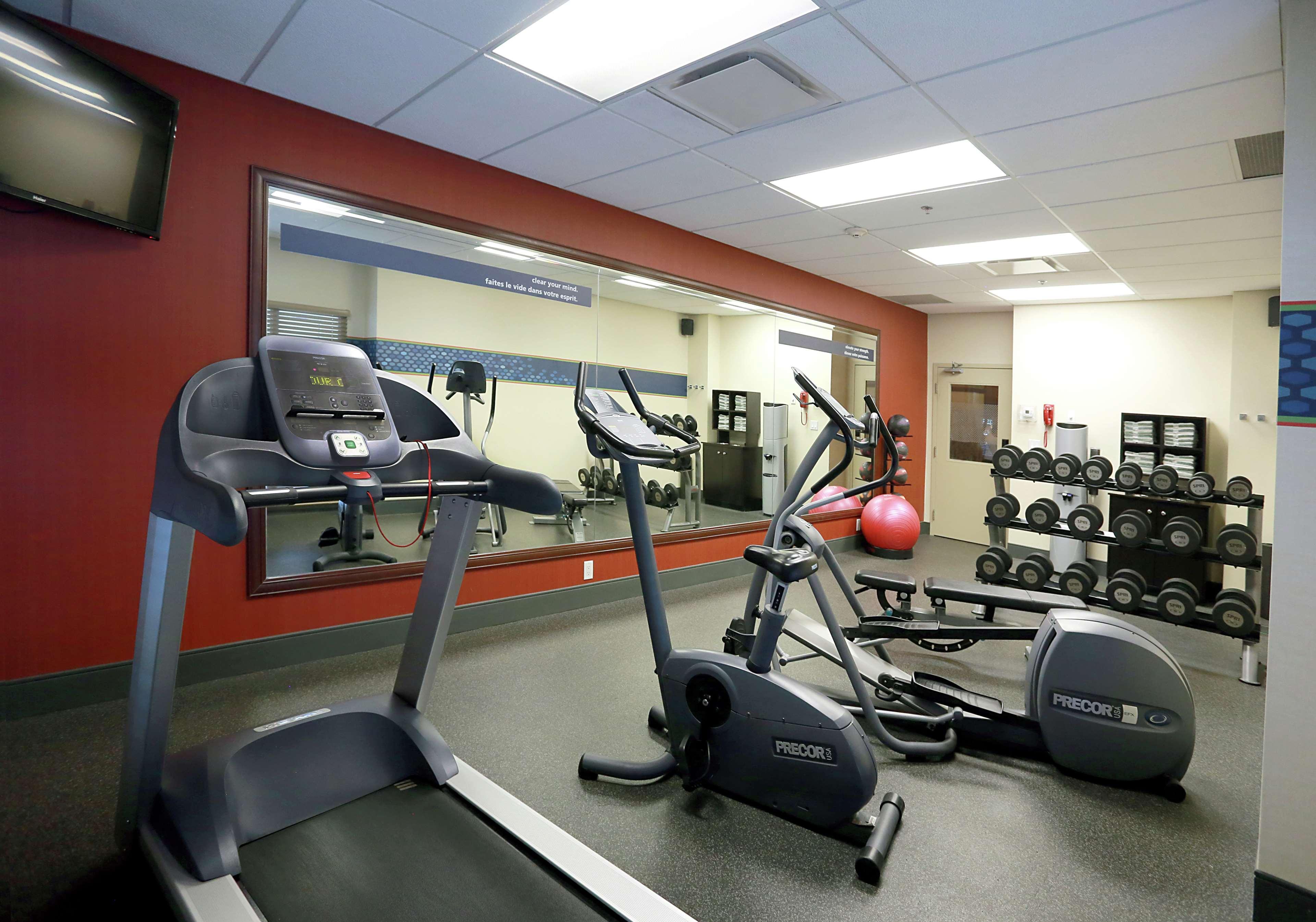 Hampton Inn & Suites Laval Kültér fotó