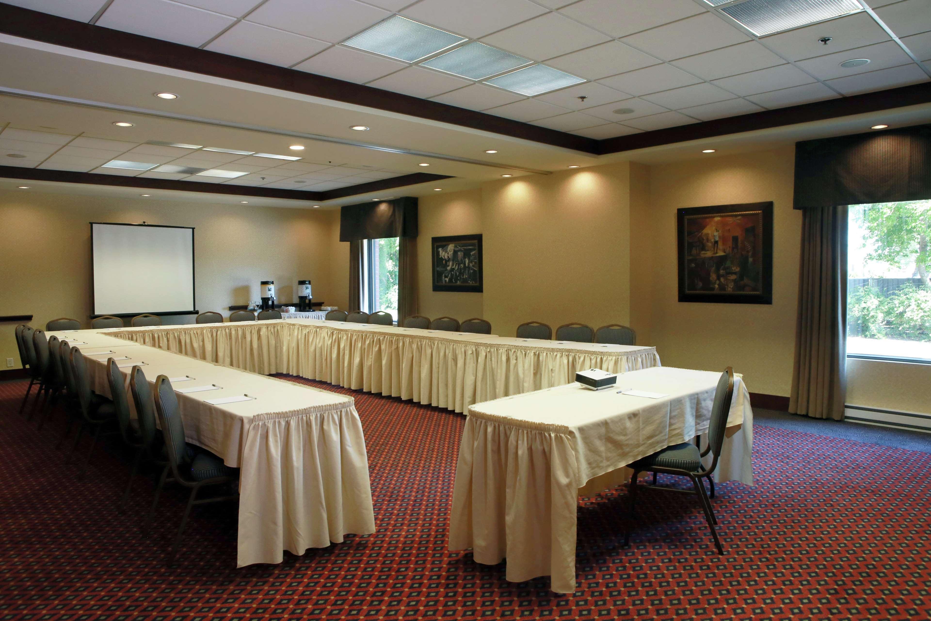 Hampton Inn & Suites Laval Kültér fotó