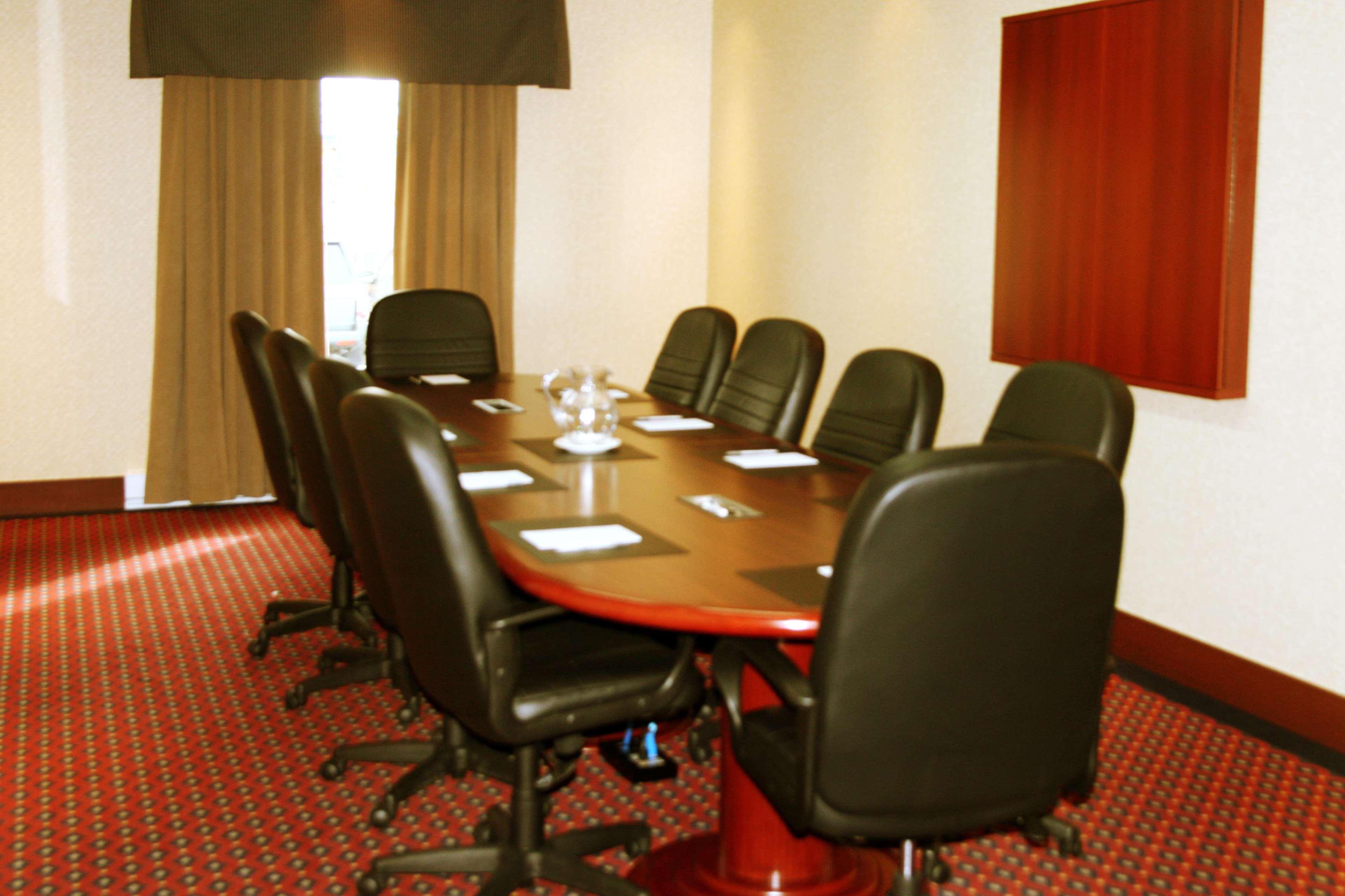Hampton Inn & Suites Laval Kültér fotó