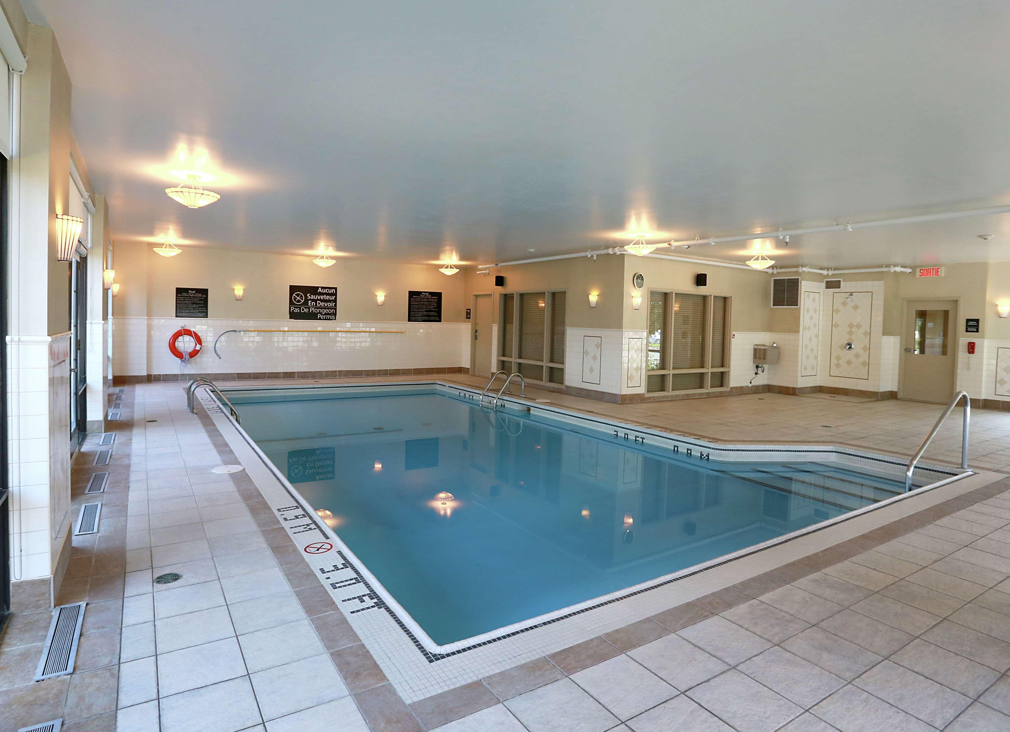 Hampton Inn & Suites Laval Kültér fotó