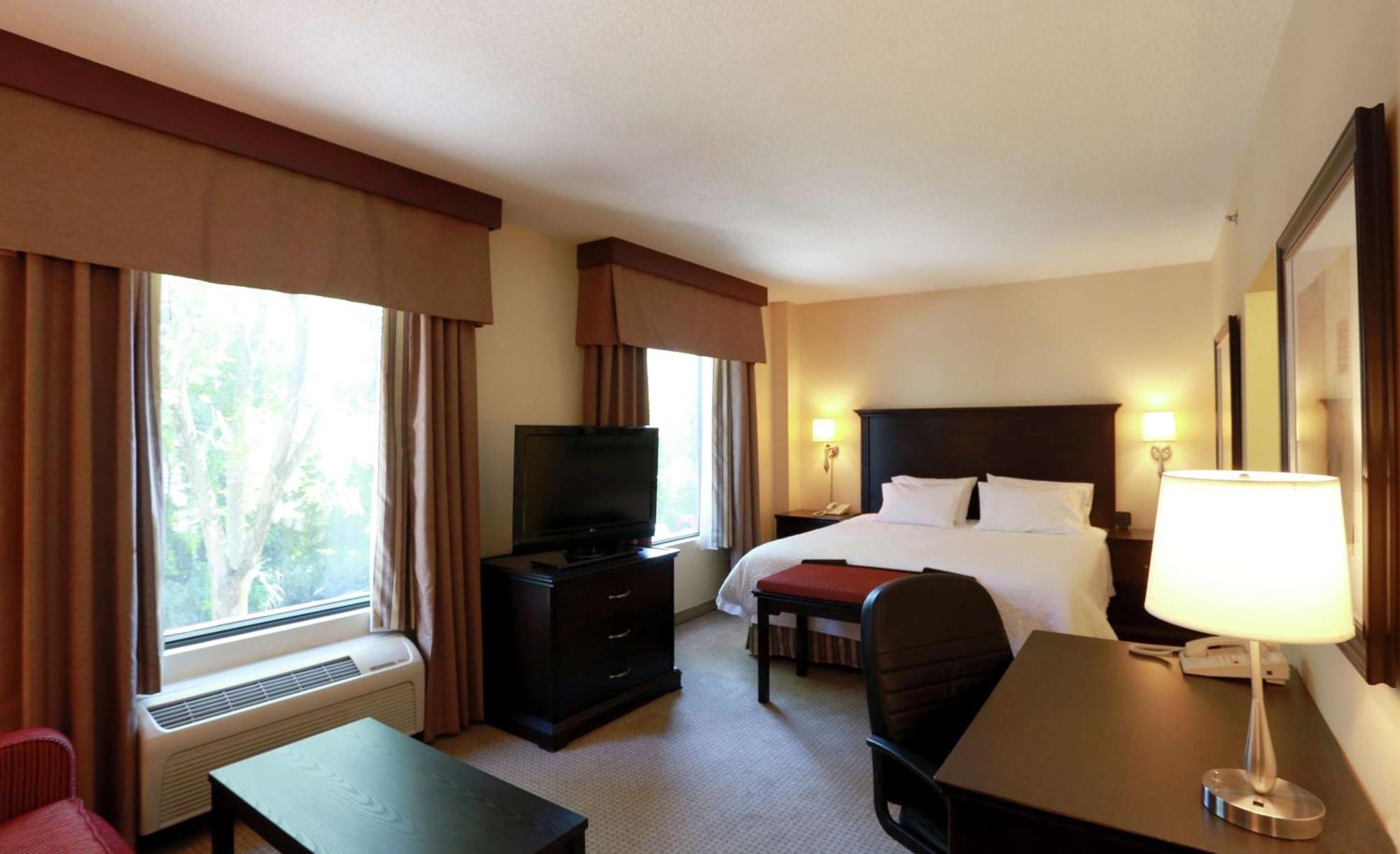 Hampton Inn & Suites Laval Kültér fotó