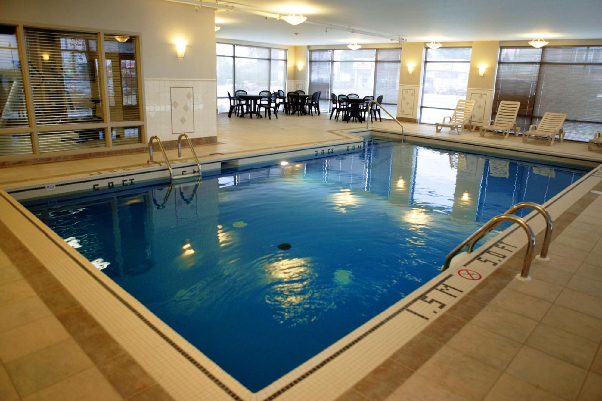 Hampton Inn & Suites Laval Kültér fotó